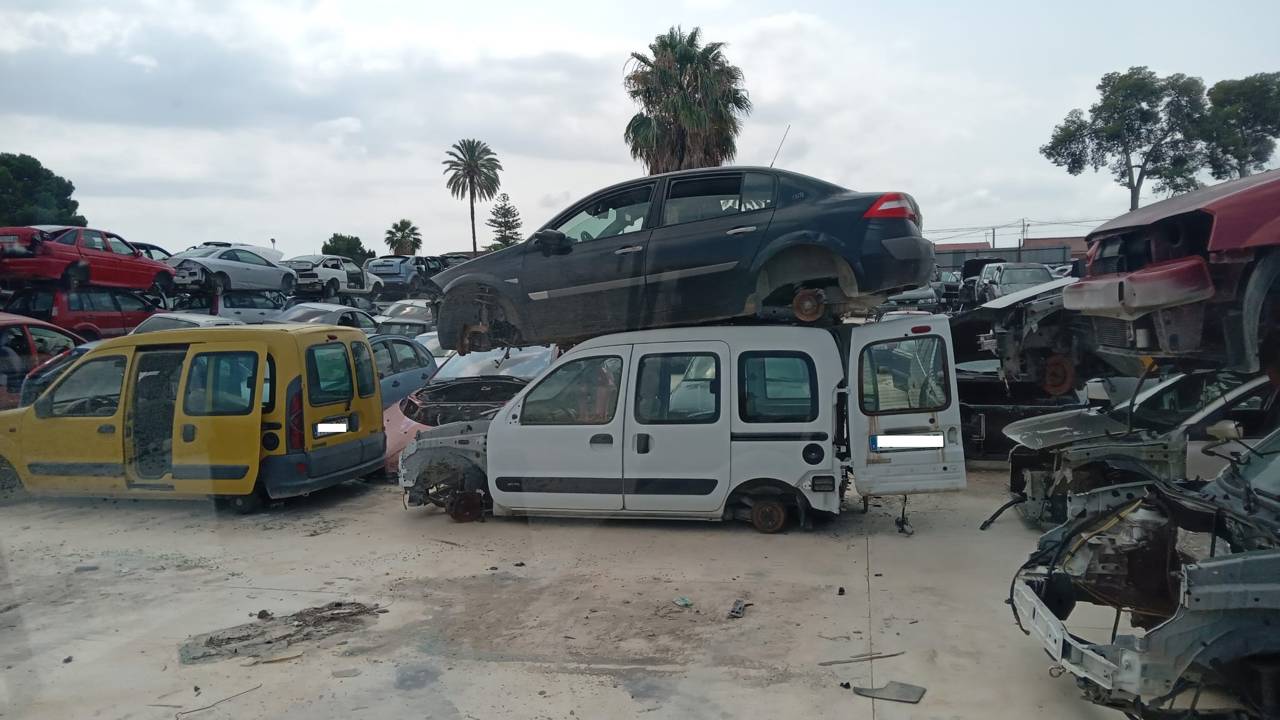 Imagen del vehículo RENAULT MEGANE II CLASSIC BERLINA