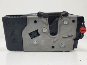 CERRADURA PUERTA TRASERA IZQUIERDA 13210760 OPEL VECTRA C BERLINA Autodesguaces Alicante