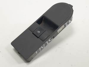 MANDO ELEVALUNAS DELANTERO DERECHO 13228709 OPEL ZAFIRA B Autodesguaces Alicante