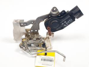 CERRADURA PUERTA DELANTERA DERECHA TOYOTA AYGO (KGB/WNB) Autodesguaces Alicante