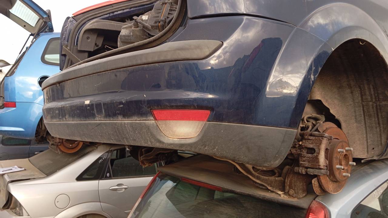 PARAGOLPES TRASERO