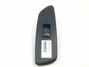 MANDO ELEVALUNAS DELANTERO DERECHO 7423102530 TOYOTA AURIS (E150) Autodesguaces Alicante