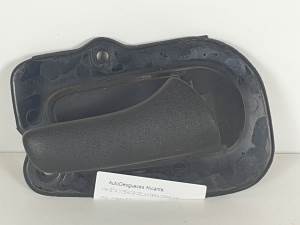 MANETA INTERIOR DELANTERA DERECHA 90388606RH OPEL CORSA B Autodesguaces Alicante