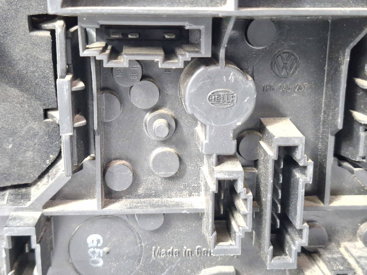 Foto 2 de Piloto Trasero Izquierdo Volkswagen Golf III Berlina (1h1) (1991–1998)