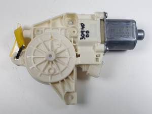 MOTOR ELEVALUNAS DELANTERO DERECHO A2048200242 MERCEDES CLASE C (W204) FAMILIAR Autodesguaces Alicante