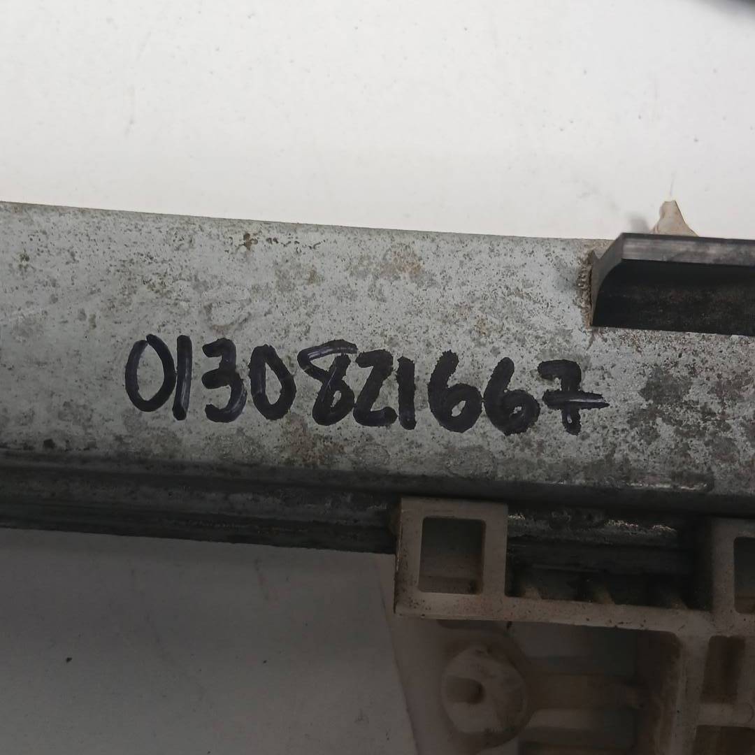 Foto 4 de Elevalunas Delantero Izquierdo Citroen Xsara Berlina (1997–2005)