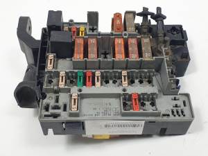 CAJA RELES / FUSIBLES PEUGEOT 206 BERLINA Autodesguaces Alicante