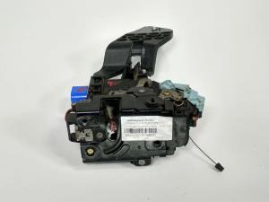 CERRADURA PUERTA TRASERA DERECHA VOLKSWAGEN TOUAREG (7LA) Autodesguaces Alicante