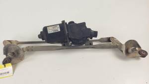 MOTOR LIMPIA DELANTERO 851100F020 TOYOTA COROLLA VERSO (R1) Autodesguaces Alicante