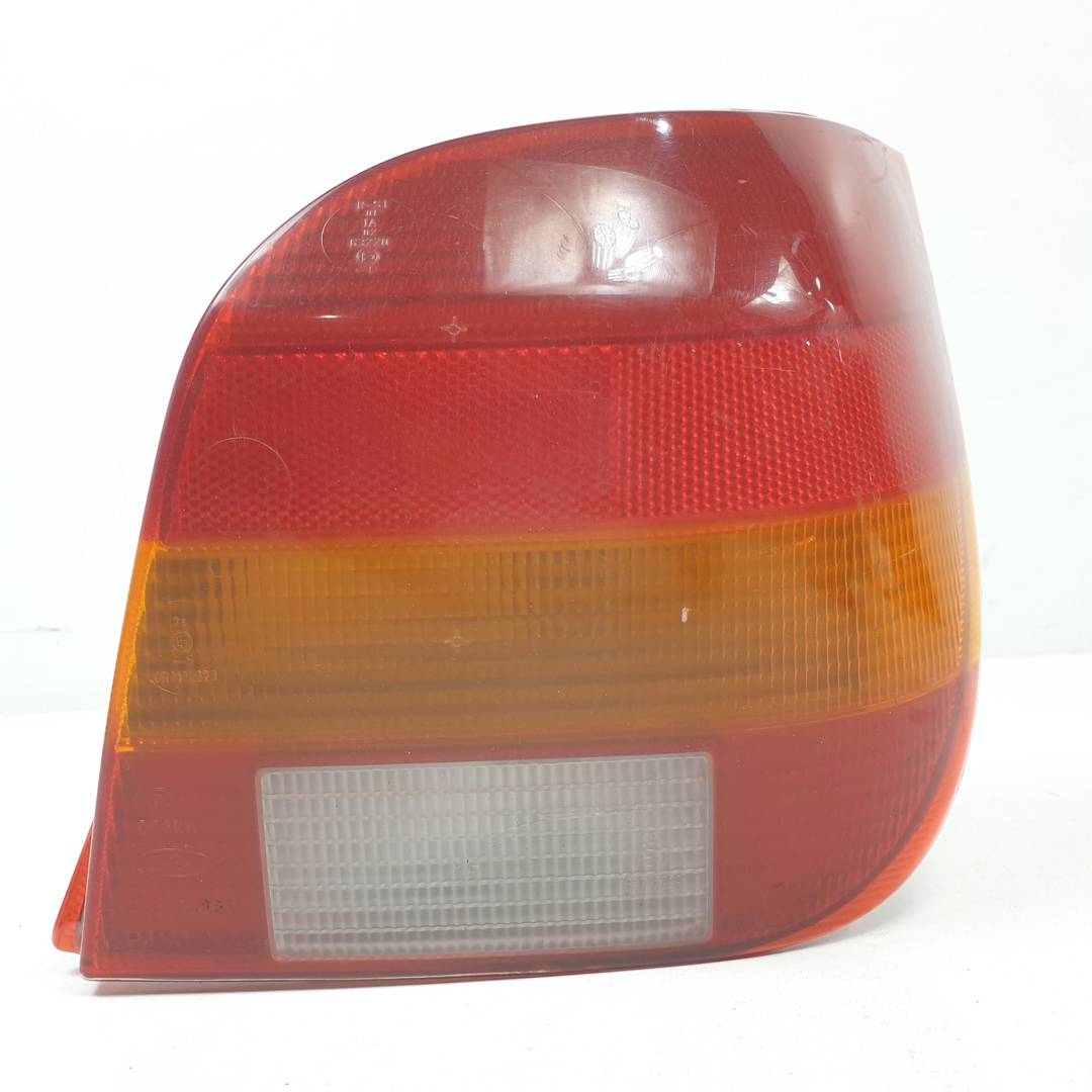 PILOTO TRASERO DERECHO - 89FG13A602 - FORD - FIESTA BERL./COURIER