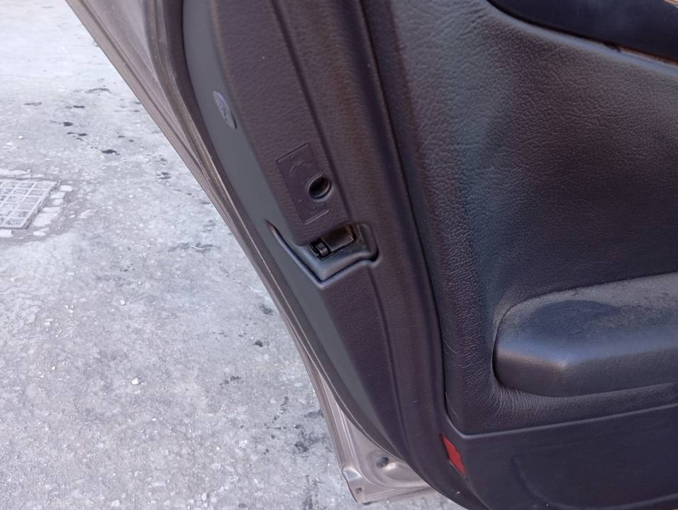 CERRADURA PUERTA TRASERA IZQUIERDA