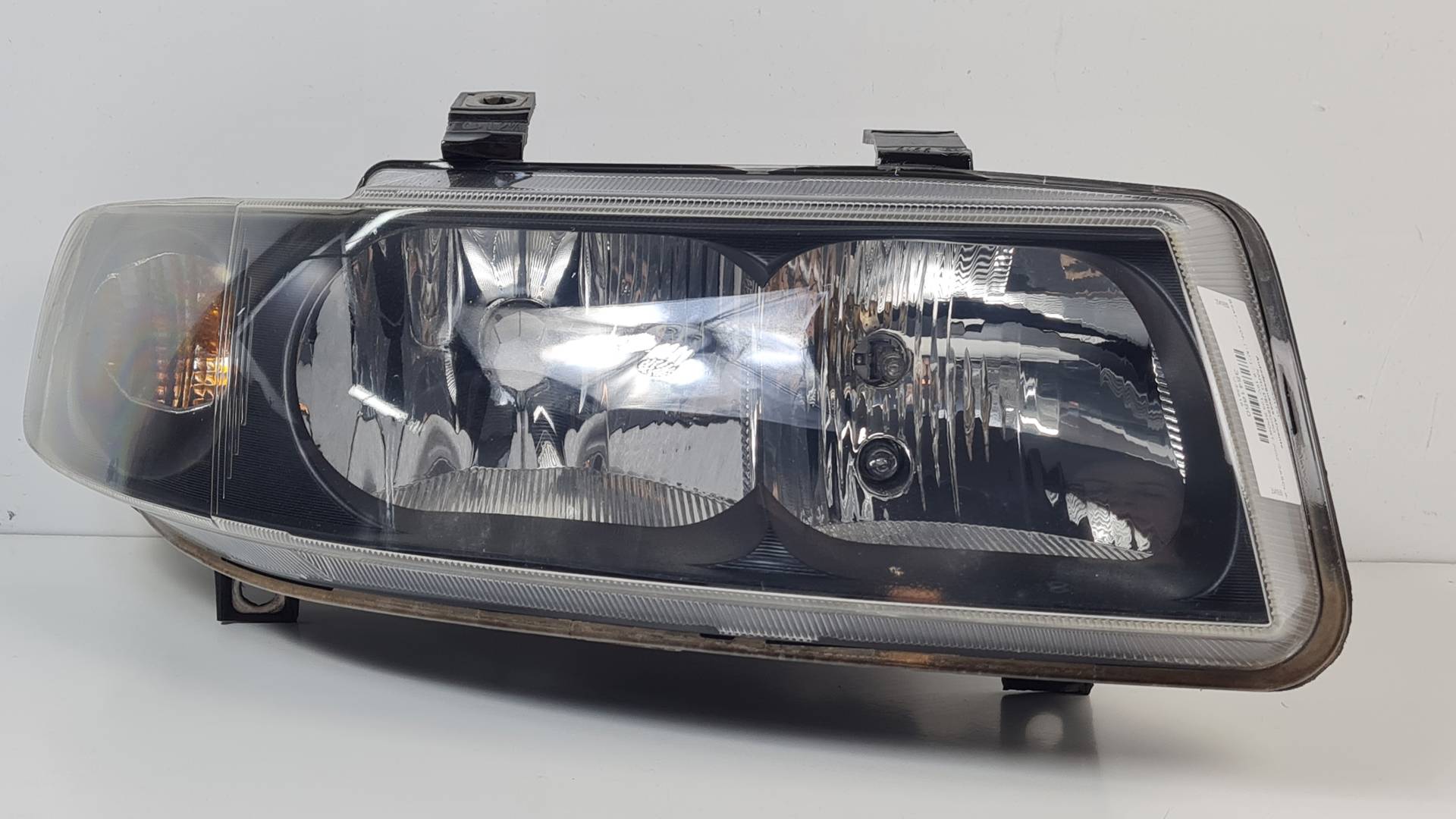 FARO DERECHO - 1M1941002D - SEAT - LEON (1M1)