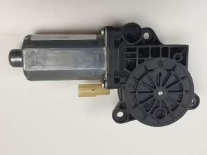 MOTOR ELEVALUNAS DELANTERO DERECHO 0130821939 FORD FUSION (CBK) Autodesguaces Alicante
