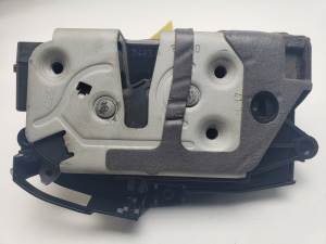 CERRADURA PUERTA TRASERA DERECHA BM5AA26412AF FORD FOCUS LIM. (CB8) Autodesguaces Alicante