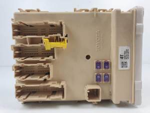 CAJA RELES / FUSIBLES 8922142250 TOYOTA RAV 4 (A4) Autodesguaces Alicante