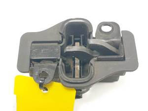 CERRADURA CAPOT A2038800060 MERCEDES CLASE C (W203) BERLINA Autodesguaces Alicante