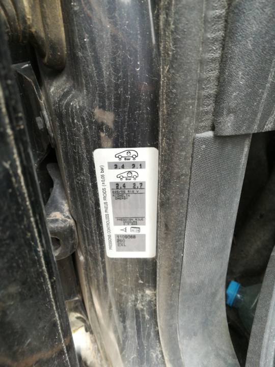 Imagen del vehículo CITROEN C4 BERLINA