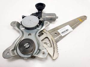 ELEVALUNAS TRASERO DERECHO 8571058010 LEXUS RX Autodesguaces Alicante