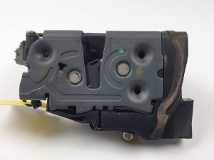 CERRADURA PUERTA DELANTERA DERECHA BN8F58CC64 MAZDA 5 BERL. (CR) Autodesguaces Alicante