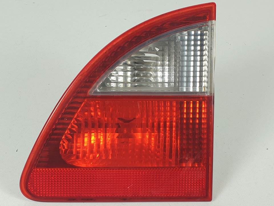 PILOTO TRASERO DERECHO INTERIOR - 7M5945094B - FORD - GALAXY (VY)