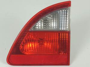 PILOTO TRASERO DERECHO INTERIOR 7M5945094B FORD GALAXY (VY) Autodesguaces Alicante