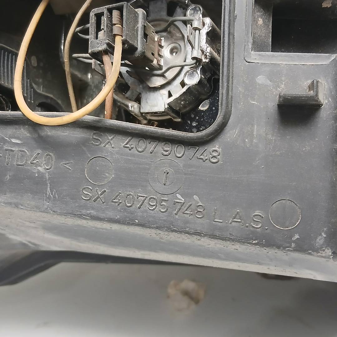 Foto 2 de Faro Izquierdo Fiat Stilo Multi Wagon (192) (2003–2010)
