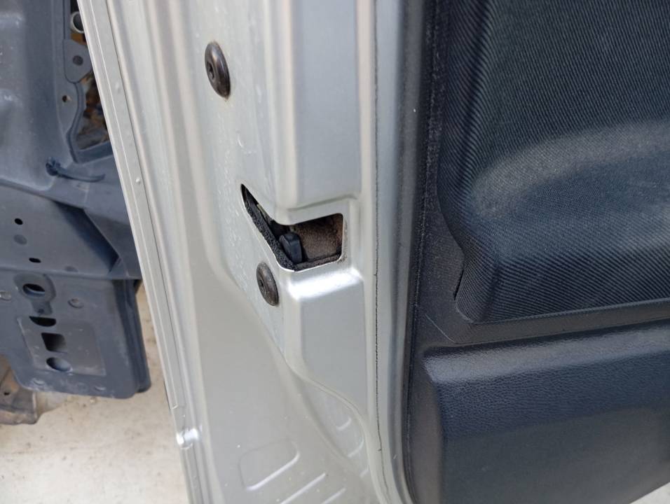 CERRADURA PUERTA DELANTERA IZQUIERDA