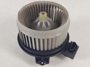 VENTILADOR CALEFACCION AV2727000311 TOYOTA YARIS (KSP9/SCP9/NLP9) Autodesguaces Alicante