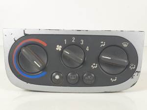 MANDO CALEFACCION / AIRE ACONDICIONADO 0538931209 OPEL TIGRA TWIN TOP Autodesguaces Alicante