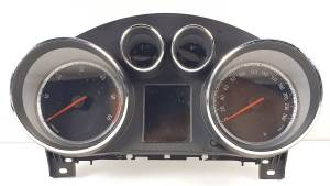 CUADRO INSTRUMENTOS 13333344 OPEL INSIGNIA BERLINA Autodesguaces Alicante