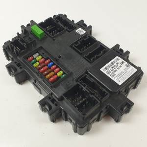CAJA RELES / FUSIBLES GU5T14B476EBE FORD KA+ (2016 - 2019) Autodesguaces Alicante