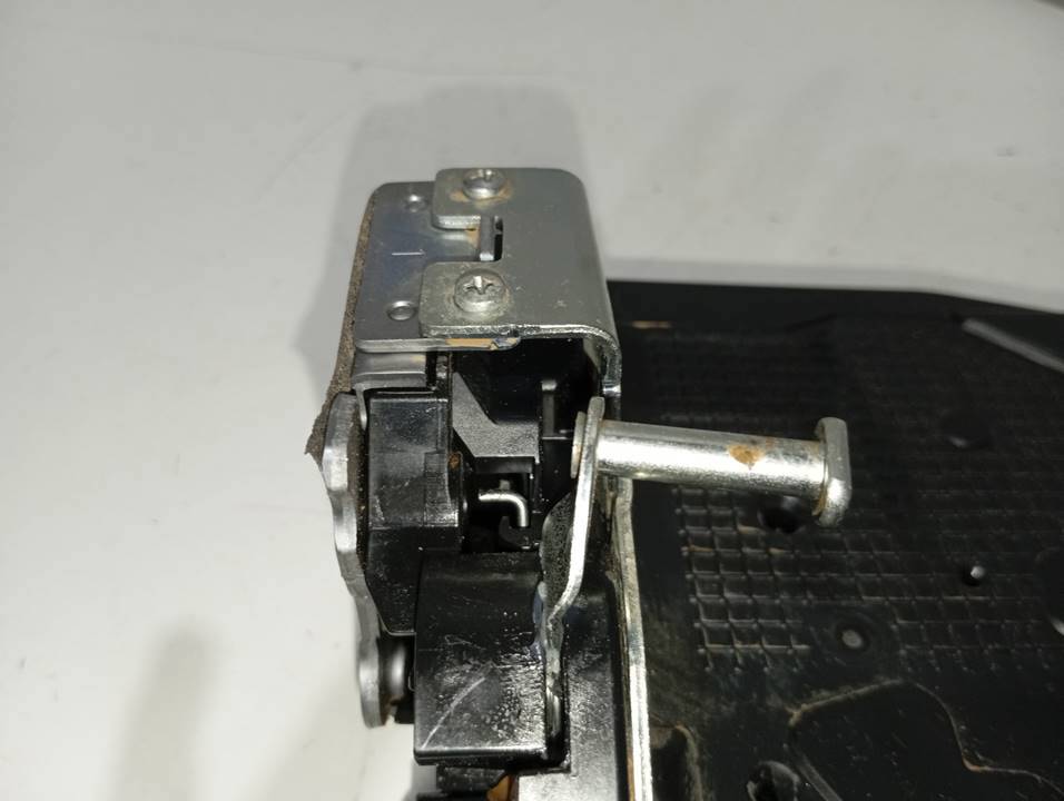 CERRADURA PUERTA TRASERA DERECHA