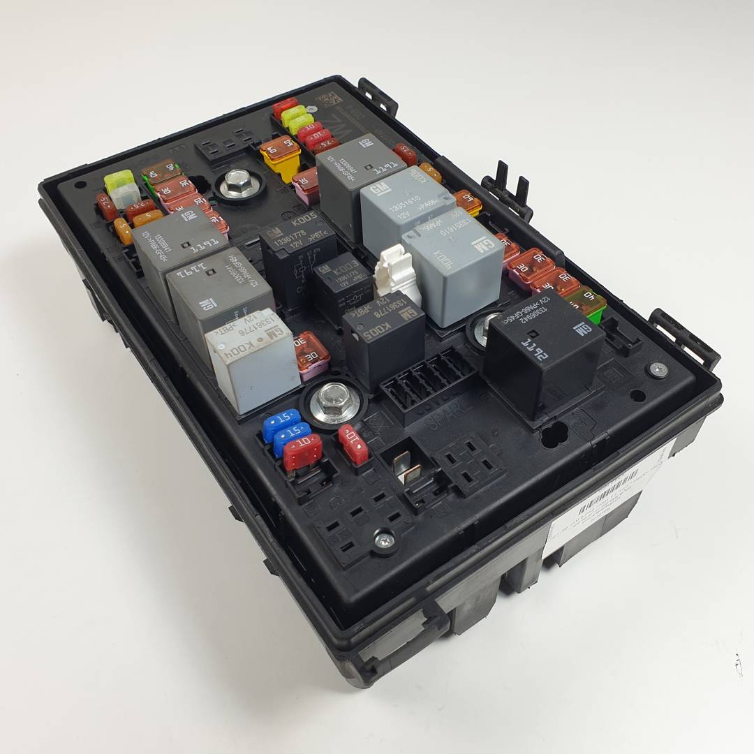 CAJA RELES / FUSIBLES - 13449203 - OPEL - ASTRA J LIM.