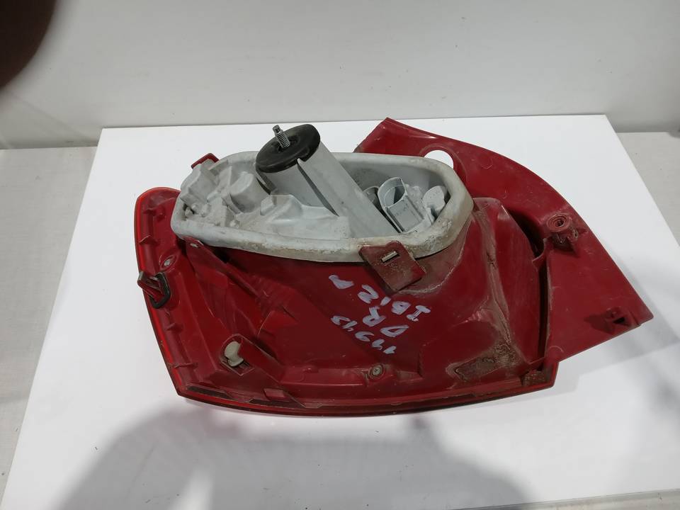 PILOTO TRASERO DERECHO