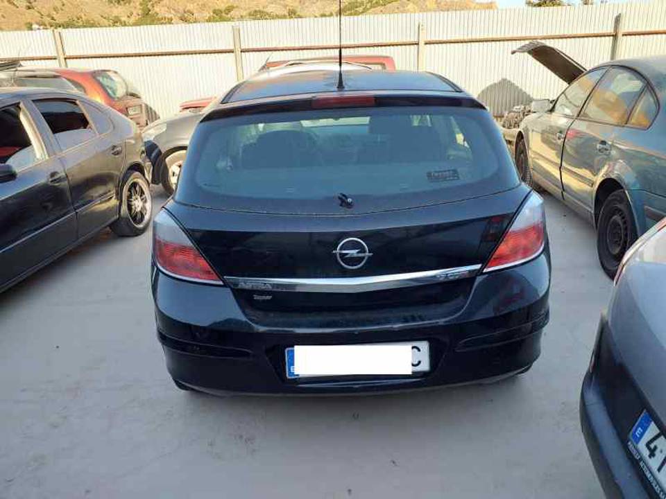 Imagen del vehículo OPEL ASTRA H BERLINA