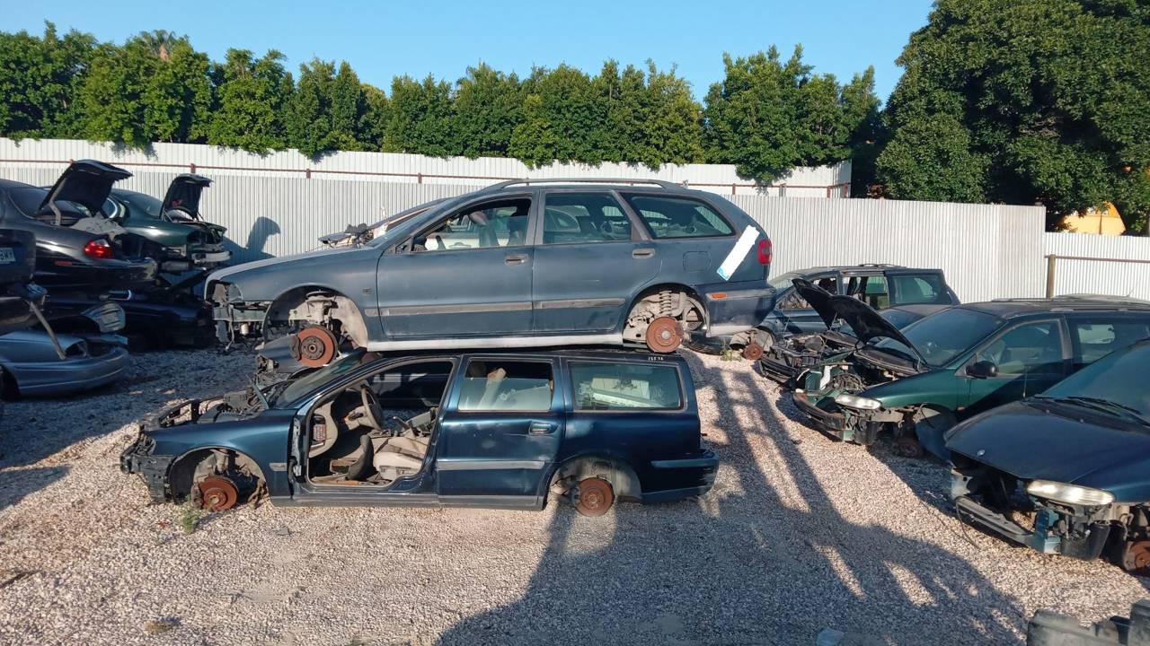 Imagen del vehículo VOLVO V70 FAMILIAR