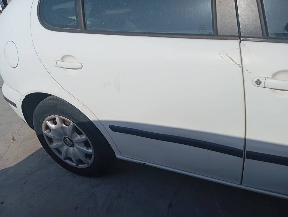 CERRADURA PUERTA TRASERA DERECHA