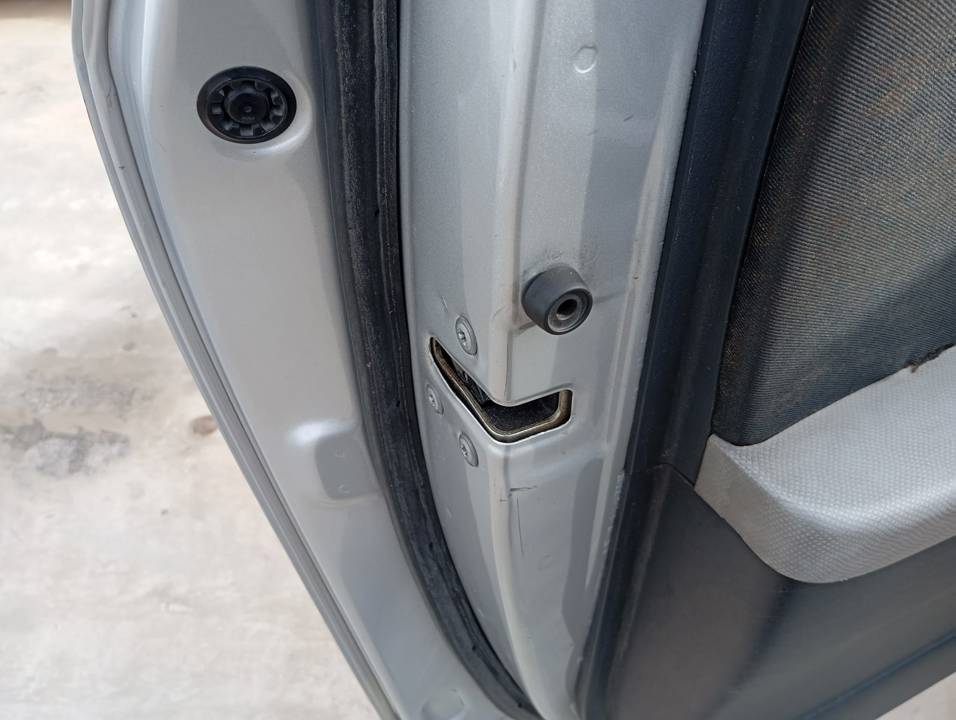 CERRADURA PUERTA DELANTERA IZQUIERDA