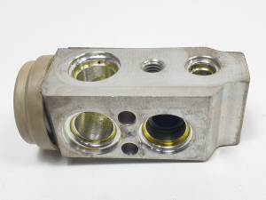 VALVULA EXPANSION 97775A6050 HYUNDAI I30 (GD) Autodesguaces Alicante