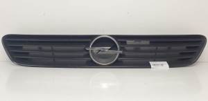 REJILLA DELANTERA 90588120 OPEL ASTRA G BERLINA Autodesguaces Alicante
