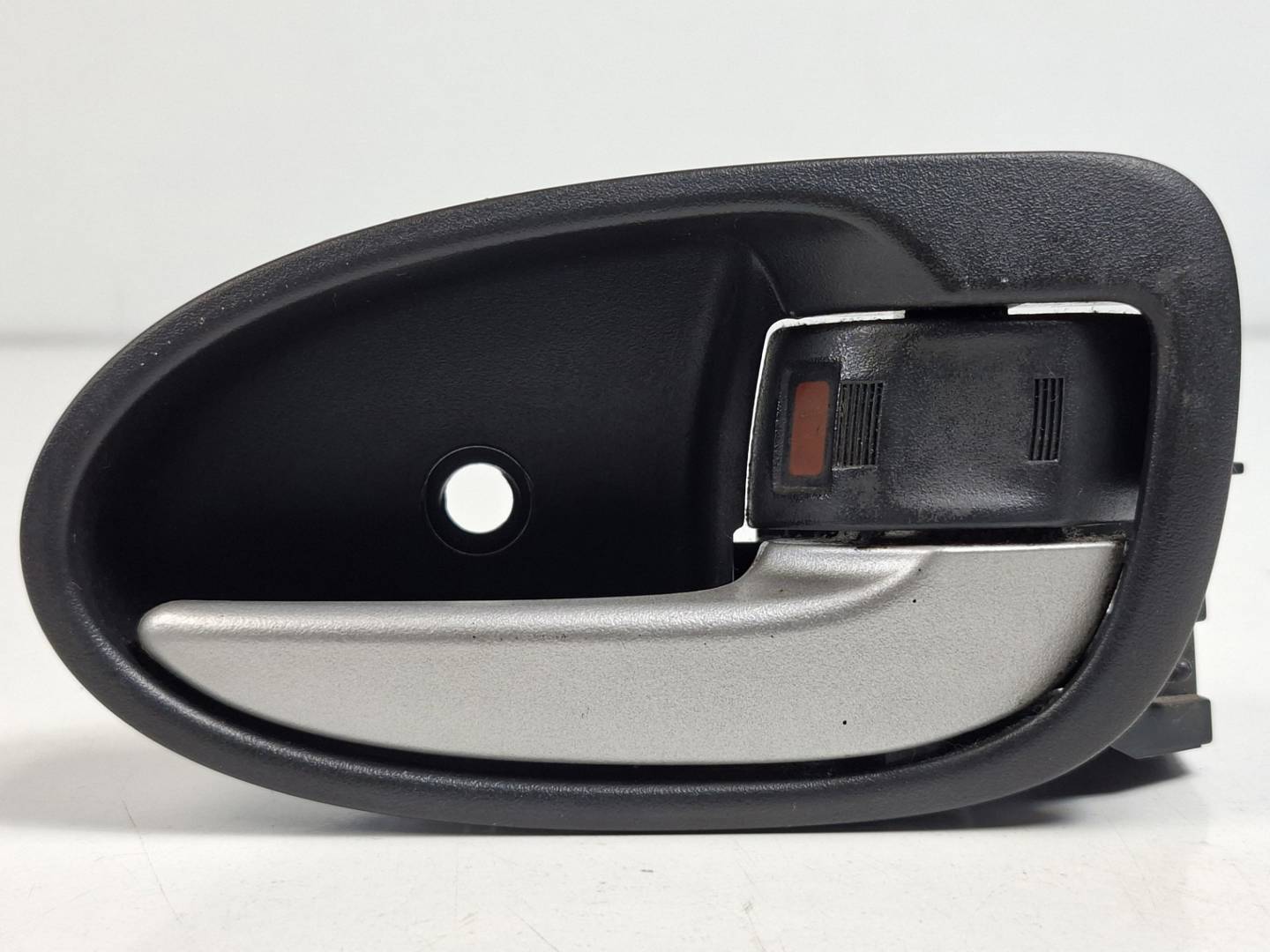 MANETA INTERIOR DELANTERA DERECHA - 692050D90 - TOYOTA - YARIS (KSP9/SCP9/NLP9)
