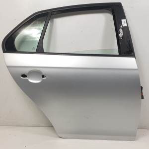 PUERTA TRASERA DERECHA VOLKSWAGEN JETTA (1K2) Autodesguaces Alicante