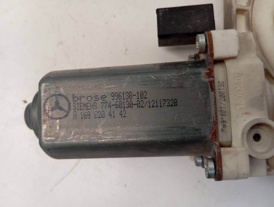 MOTOR ELEVALUNAS DELANTERO IZQUIERDO