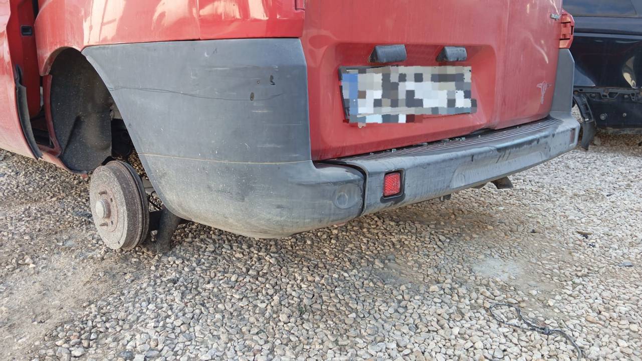 PUNTERA PARAGOLPES TRASERA IZQUIERDA