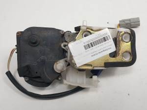 CERRADURA PUERTA TRASERA DERECHA FQM100480 MG ROVER SERIE 45 (RT) Autodesguaces Alicante
