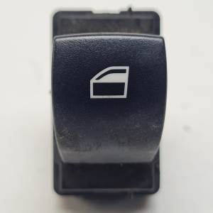 MANDO ELEVALUNAS TRASERO DERECHO 6935534 BMW SERIE 1 BERLINA (E81/E87) Autodesguaces Alicante