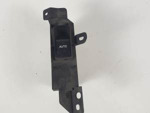 MANDO ELEVALUNAS TRASERO DERECHO 8403030110 LEXUS GS (GS/US/WS19) Autodesguaces Alicante