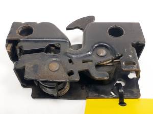 CERRADURA CAPOT 6J0823509 SEAT IBIZA SC (6J1) Autodesguaces Alicante