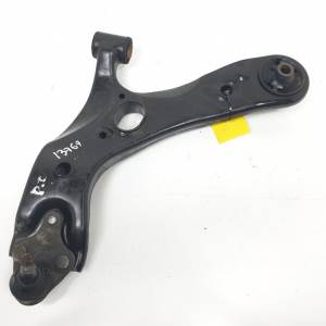 BRAZO SUSPENSION INFERIOR DELANTERO IZQUIERDO TOYOTA AURIS (E150) Autodesguaces Alicante