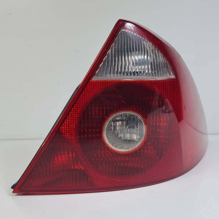 PILOTO TRASERO DERECHO 3S7113404A FORD MONDEO BERLINA (GE) Autodesguaces Alicante
